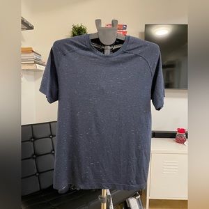 Mens lululemon metal vent tech shirt M
